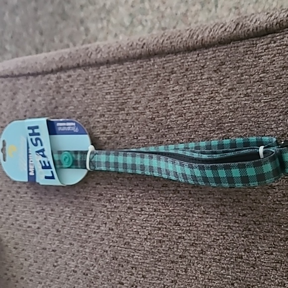 WIMSEY MEDIUM GREEN AND BLACK PLAID DOG LEASH 48" LONG - Picture 2 of 8